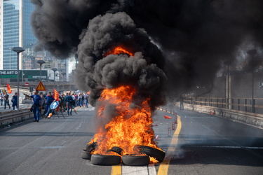 Genova, manifestazione lavoratori Ansaldo Energia