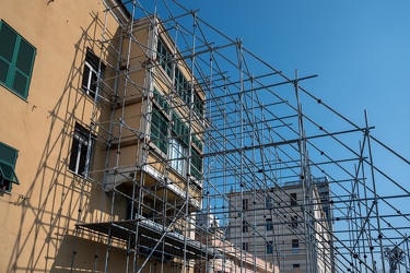 Genova, sampierdarena - lungomare canepa - civico pericolante e 