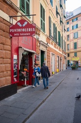 Genova, via Colombo - riaperta pantofoleria
