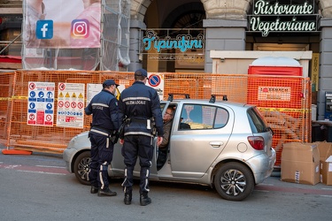 Genova, piazza Colombo - flash mob legambiente per pedonalizzazi