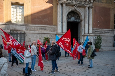 Genova, prefettura - presidio sindacati comprato sanitario cgil,