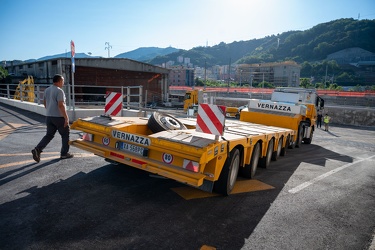 Genova, Campi - iniziato spostamento reperti macerie ex ponte mo