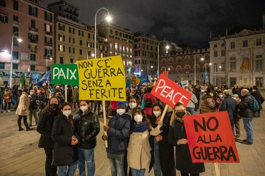 Genova, piazza Caricamento - flash mob per pace in Ucraina comun