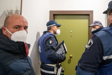Genova, begato, via Virgilio Brocchi 12 - polizia locale esegue 