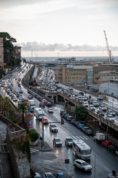 Genova, corso aurelio saffi - piccolo incidente in sopraelevata 