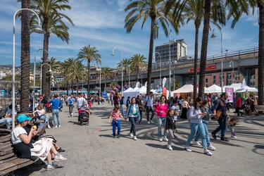 Genova, turisti in centro per weekend di Paqua