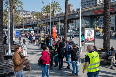 Genova, porto antico - torna coda turisti per acquario nel weeke