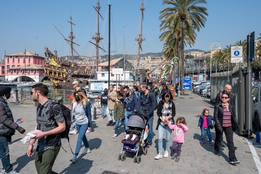 Genova, porto antico - torna coda turisti per acquario nel weeke