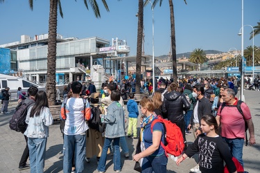 Genova, porto antico - torna coda turisti per acquario nel weeke