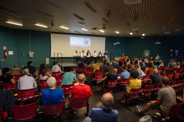 Genova, centro civico Buranello - assemblea sul tema della funiv