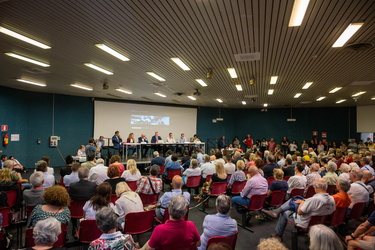 Genova, Sampierdarena - centro civico Buranello - assemblea pubb