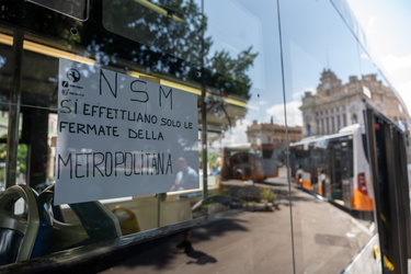 Genova, metropolitana chiusa, navette autobus sostitutive