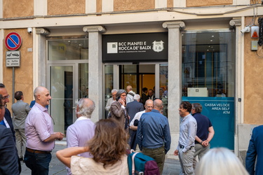 Genova, piazza Rovere - inaugurazione filiale banco Pianfei