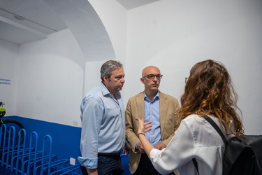 Genova, centro storico - apertura bassi per deposito biciclette