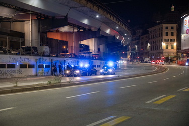 Genova, controlli polizia nella notte - centro storico