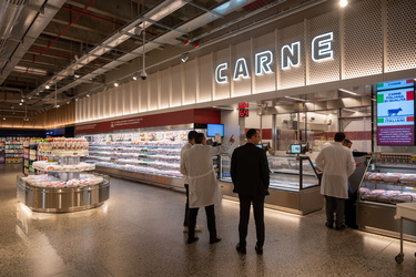 Genova, via di Francia - prima apertura stampa supermercato Esse