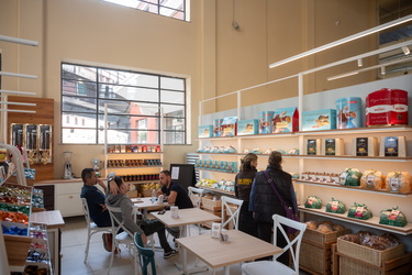 Genova, ex mercato del pesce piazza Cavour - apertura supermerca