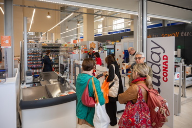 Genova, ex mercato del pesce piazza Cavour - apertura supermerca