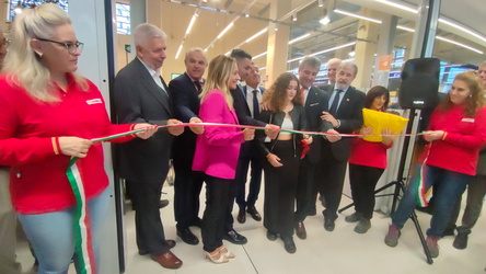 Genova, ex mercato del pesce piazza Cavour - apertura supermerca