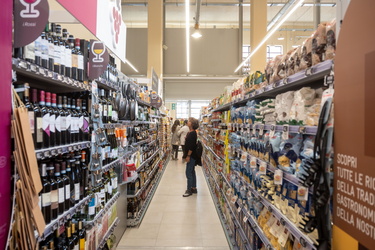 Genova, ex mercato del pesce piazza Cavour - apertura supermerca