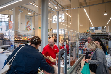 Genova, ex mercato del pesce piazza Cavour - apertura supermerca