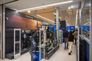 Genova, ex mercato del pesce piazza Cavour - apertura supermerca