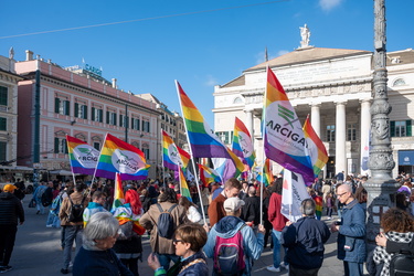 Genova, largo Pertini - presidio famiglie arcobaleno