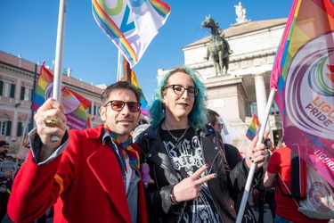 Genova, largo Pertini - presidio famiglie arcobaleno