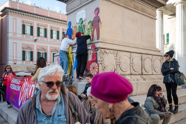 Genova, largo Pertini - presidio famiglie arcobaleno