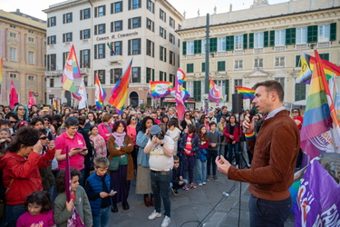 Genova, largo Pertini - presidio famiglie arcobaleno