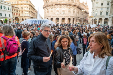 Genova, centro - manifestazione fiaccolata sicurezza operatori s