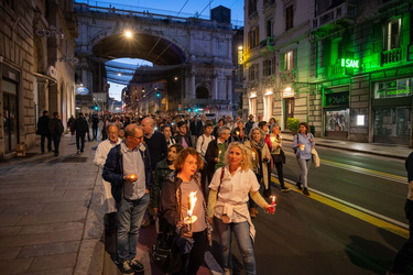 Genova, centro - manifestazione fiaccolata sicurezza operatori s