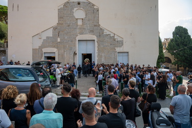 Genova, Nervi - chiesa di San Siro - funerale ragazzo 22enne sco