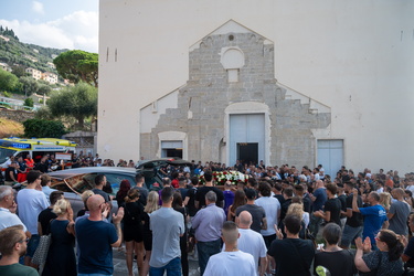 Genova, Nervi - chiesa di San Siro - funerale ragazzo 22enne sco