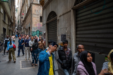 Genova, via della Maddalena - incendio in un appartamento