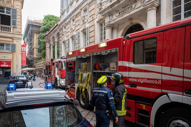 Genova, via della Maddalena - incendio in un appartamento