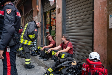 Genova, via della Maddalena - incendio in un appartamento