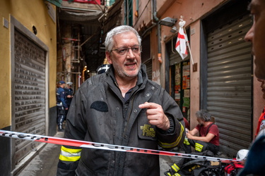 Genova, via della Maddalena - incendio in un appartamento