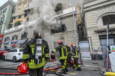 incendio negozio via gramsci 07042023-8657