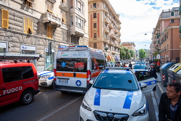 Genova, via Cornigliano - muore a 50 anni, investita da una auto