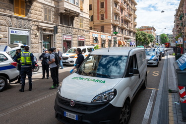 Genova, via Cornigliano - muore a 50 anni, investita da una auto