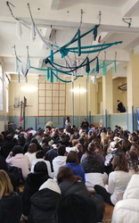 Genova, liceo Pertini (ex Diaz) - studenti in palestra per prote