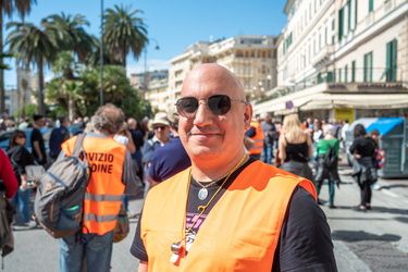 Genova, manifestazione da Pra a Pegli per dire no alla fabbrica 