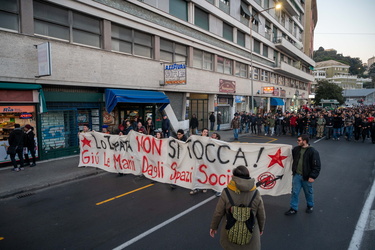 Genova, manifestazione contro lo sgombero del centro sociale Zap