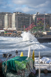 Genova, mareggiata e forte vento