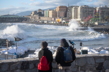 Genova, mareggiata e forte vento