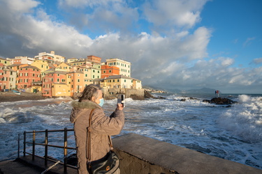 Genova, mareggiata e forte vento