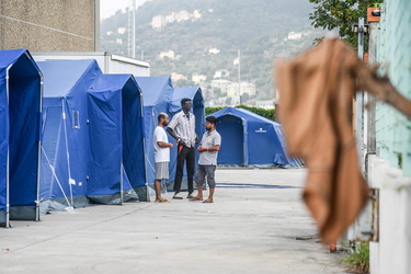 migranti Voltri 19092023-09