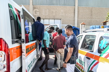migranti Voltri 19092023-32