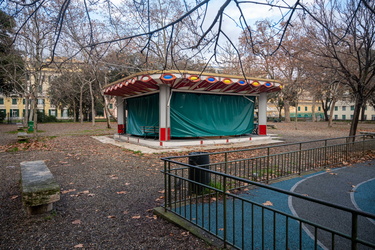 Genova, parco Acquasola - aperto, ma chiusi il bar e la giostra